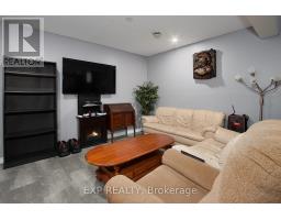 22 OAK STREET - 12