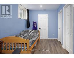 22 OAK STREET - 22