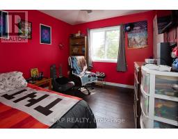22 OAK STREET - 23
