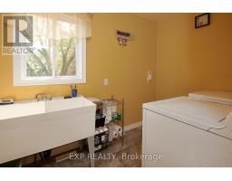 22 OAK STREET - 29