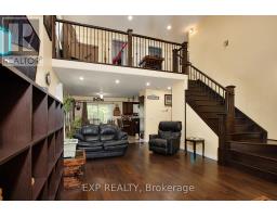 22 OAK STREET - 7