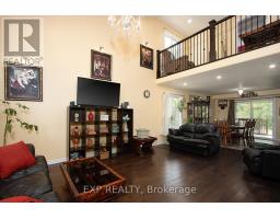 22 OAK STREET - 8