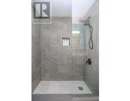 607 HIGHVIEW DRIVE - 19