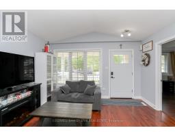 607 HIGHVIEW DRIVE - 6