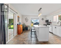 21 YORK CRESCENT - 12