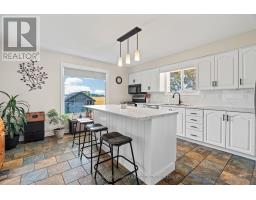 21 YORK CRESCENT - 13