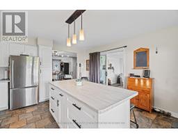 21 YORK CRESCENT - 17