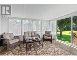 21 YORK CRESCENT - 18