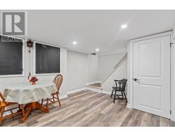 21 YORK CRESCENT - 26