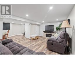 21 YORK CRESCENT - 29