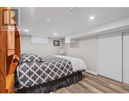 21 YORK CRESCENT - 30