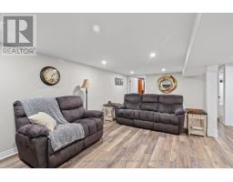 21 YORK CRESCENT - 37