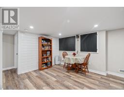 21 YORK CRESCENT - 38