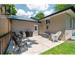 21 YORK CRESCENT - 41