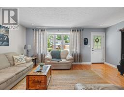 21 YORK CRESCENT - 8