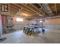 28 STONEFIELD LANE - 32