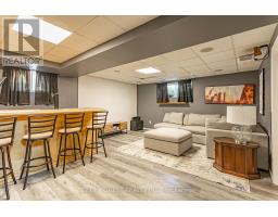 2 SURREY CRESCENT - 16
