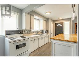 2 SURREY CRESCENT - 5