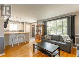 2 SURREY CRESCENT - 9