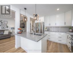 83 ERICA CRESCENT - 6