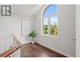 30 QUINELLA PLACE - 29