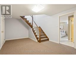 30 QUINELLA PLACE - 37