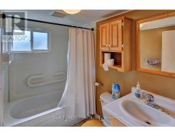 28 MARY STREET E - 12