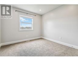 74 - 3025 SINGLETON AVENUE - 33