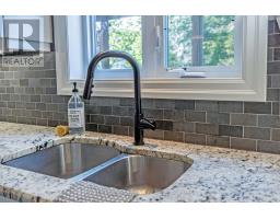 1044 MEDWAY PARK DRIVE - 16