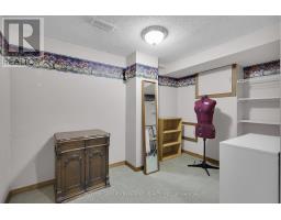 42 OLYMPIC CRESCENT - 32