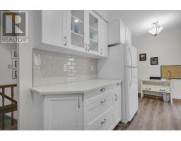 42 OLYMPIC CRESCENT - 7