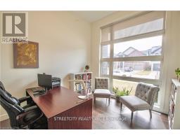 1345 DYER CRESCENT - 4