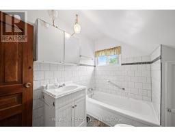 16 ARTHUR STREET - 32