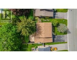 24 BARTLETT CRESCENT - 38