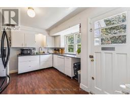 481 REGENT STREET N - 18
