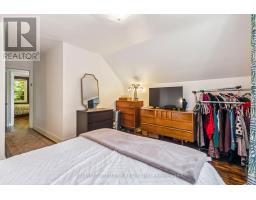481 REGENT STREET N - 32