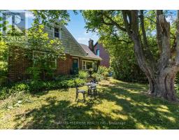 481 REGENT STREET N - 7