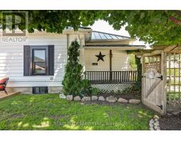 38 ST. ANDREW STREET - 3