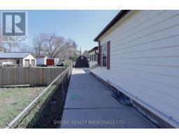 853 QUEENS AVENUE - 35