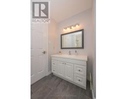 66 JENNIFER ROAD - 38