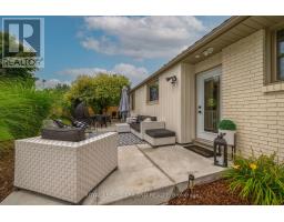 102 RAILWAY AVENUE - 35