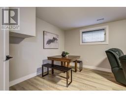 63 PARK LANE CRESCENT - 34