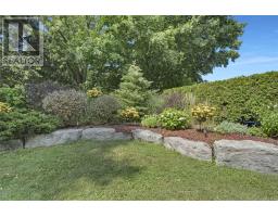 96 MERIDENE CRESCENT W - 40