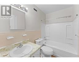 907 - 563 MORNINGTON AVENUE - 17