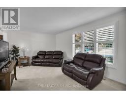 31 MCTAGGART CRESCENT - 12
