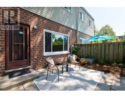 667 GRIFFITH STREET - 24
