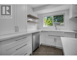 700 GLENGYLE CRESCENT - 11