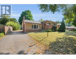 700 GLENGYLE CRESCENT - 2
