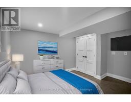 700 GLENGYLE CRESCENT - 23