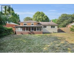700 GLENGYLE CRESCENT - 33